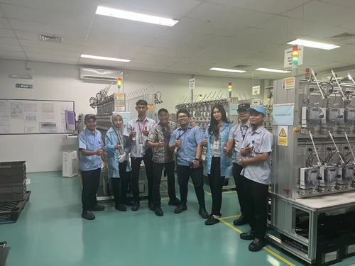 Últimas noticias de la empresa sobre GENY Electric refuerza la asociación con EDMI, pone en marcha con éxito el sistema de calibración de medidores de energía trifásicos en PT. VS en Indonesia
