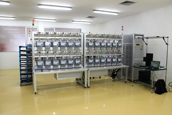 Buen precio Yc1893D Banco de pruebas del medidor de tres fases Control de calibración del medidor eléctrico con ICT en línea