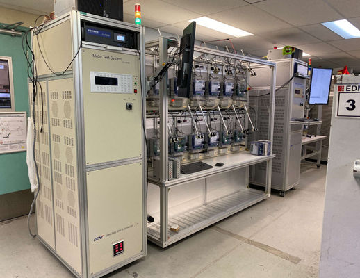 Buen precio Yc1893D-12 Banco de ensayo del medidor de energía trifásico Calibración del probador eléctrico en línea
